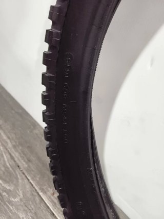 Neumático Michelin 2 1/4x19 nuevo