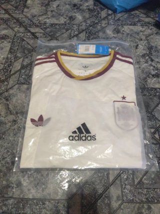 Camiseta talla S SIN PARCHES!!