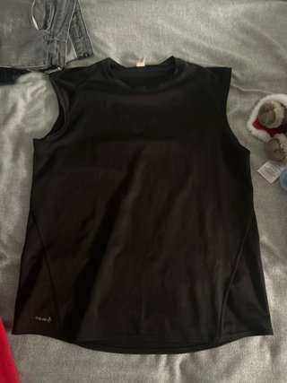 Camiseta running sin mangas negra