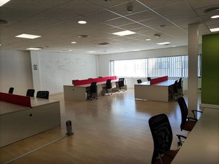 Oficina en alquiler en Atarfe