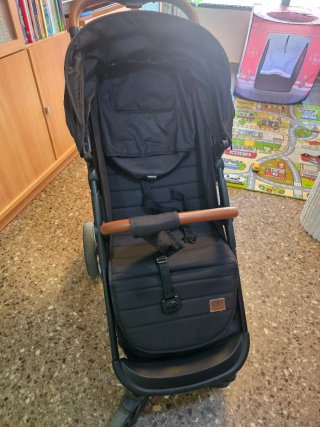Carrito de paseo Kinderkraft negro