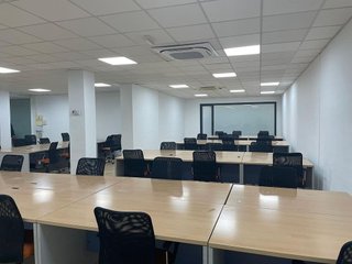 Oficina en alquiler en Atarfe