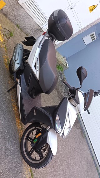 Kymco Agility City 125cc Scooter