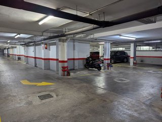 Garaje en alquiler en Les Corts en Barcelona