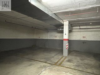 Garaje en venta en Montigalà -Sant Crist en Badalona