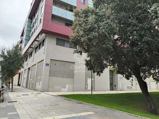 Local comercial en venta en AVE - Villimar en Burgos