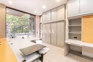 Local comercial en venta en Les Tres Torres en Barcelona