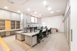 Local comercial en venta en Les Tres Torres en Barcelona