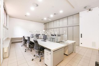 Local comercial en venta en Les Tres Torres en Barcelona