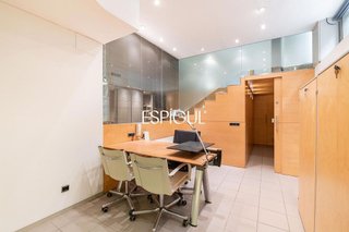 Local comercial en venta en Les Tres Torres en Barcelona
