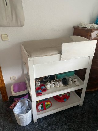 Cambiador de madera para bebé