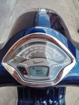 Vespa GTS 300 Maxi-Scooter Azul