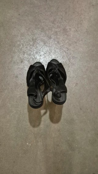 Elegantes sandalias negras italianas . talla 40