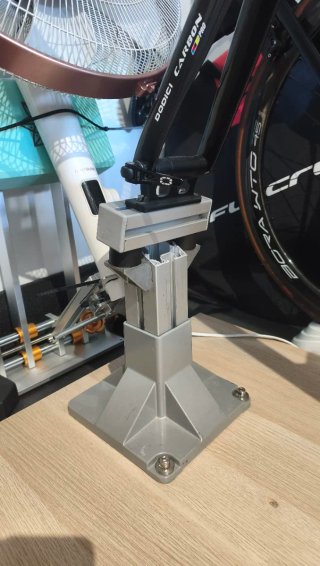 Rodillo Wahoo Kickr con soporte de horquilla