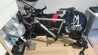 Rodillo Wahoo Kickr con soporte de horquilla