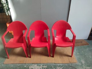 Lote 3 sillas de plástico rojas