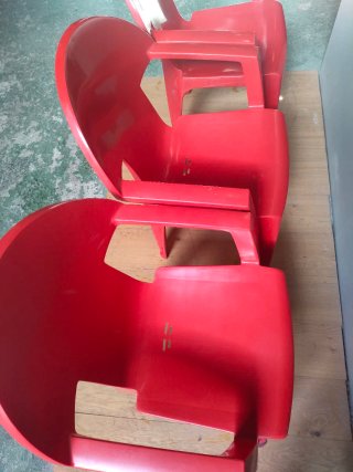 Lote 3 sillas de plástico rojas