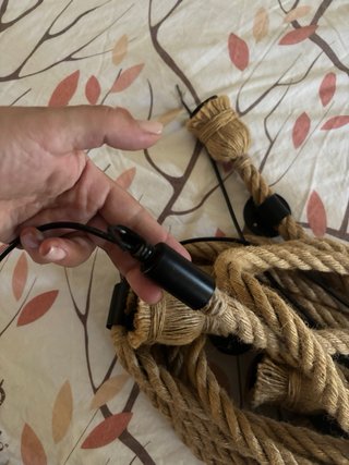Lámpara colgante cuerda cáñamo. Cuatro unidades.