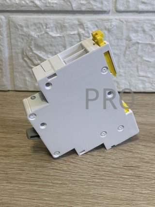 Schneider Electric R9PSC2 Resi9 Conmutador