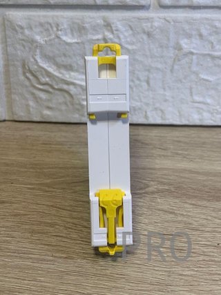 Schneider Electric R9PSC2 Resi9 Conmutador