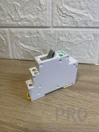 Schneider Electric R9PSC2 Resi9 Conmutador