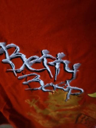 Camiseta Betty Boop Jumping Frog Roja
