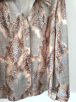 Blusa estampada animal print talla 58 mujer