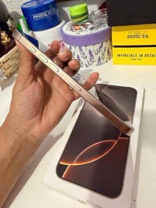 iPhone 16 Pro Max 98% Batería Dorado