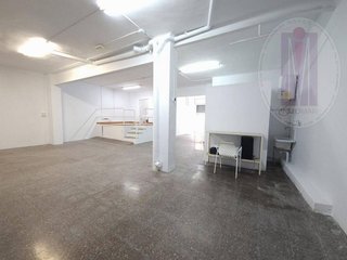 Local comercial en venta en Les Planes en Sant Joan Despí