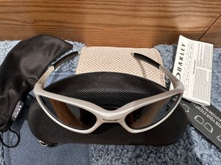 Gafas de sol Oakley plateadas