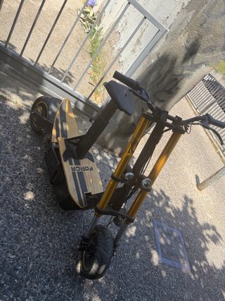 Patinete Eléctrico Dorado