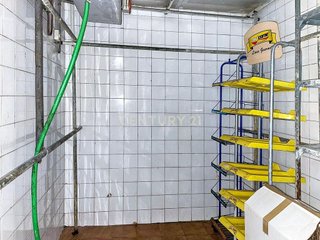 Local comercial en venta en Polígono Cartuja – La Paz en Granada