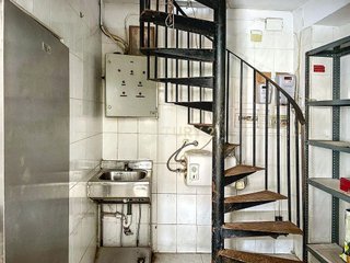 Local comercial en venta en Polígono Cartuja – La Paz en Granada