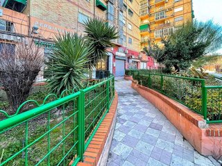 Local comercial en venta en Polígono Cartuja – La Paz en Granada