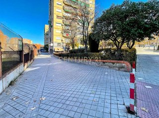 Local comercial en venta en Polígono Cartuja – La Paz en Granada