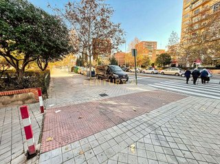 Local comercial en venta en Polígono Cartuja – La Paz en Granada