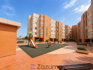 Piso en alquiler en Polígonos - Recinto Ferial Cortijo de Torres en Málaga