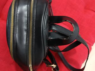 Mochila Guess acolchada negra