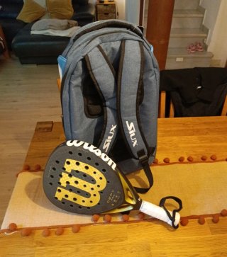 Paletero Siux y Pala Wilson Defy Pro