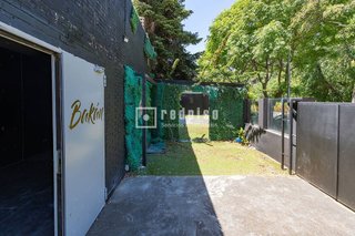 Local comercial en alquiler en San Juan Bautista en Madrid