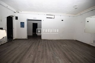 Local comercial en alquiler en San Juan Bautista en Madrid