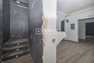 Local comercial en alquiler en San Juan Bautista en Madrid