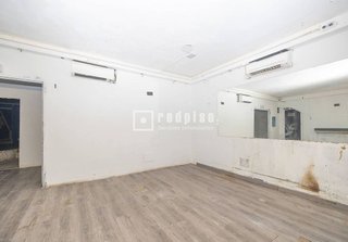 Local comercial en alquiler en San Juan Bautista en Madrid