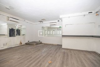 Local comercial en alquiler en San Juan Bautista en Madrid