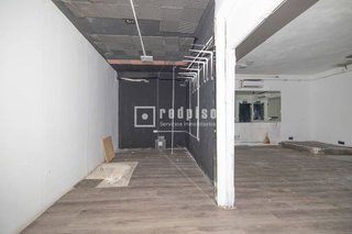 Local comercial en alquiler en San Juan Bautista en Madrid