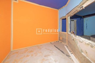 Local comercial en alquiler en San Juan Bautista en Madrid