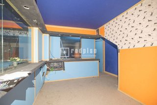 Local comercial en alquiler en San Juan Bautista en Madrid