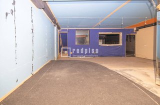 Local comercial en alquiler en San Juan Bautista en Madrid