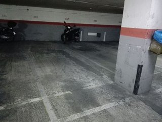 Garaje en venta en Pubilla Cases en Hospitalet de Llobregat, L´
