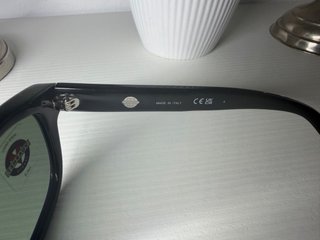 Occhiali da sole Vuarnet neri grigi